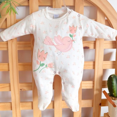 Macacão Malha Trape Zape - Passarinha com Flores - Off White e Rose